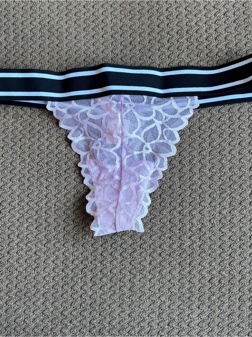 PINK Victoria's Secret Extra Low Rise Thong Panties Lavender Lace Women L NWT